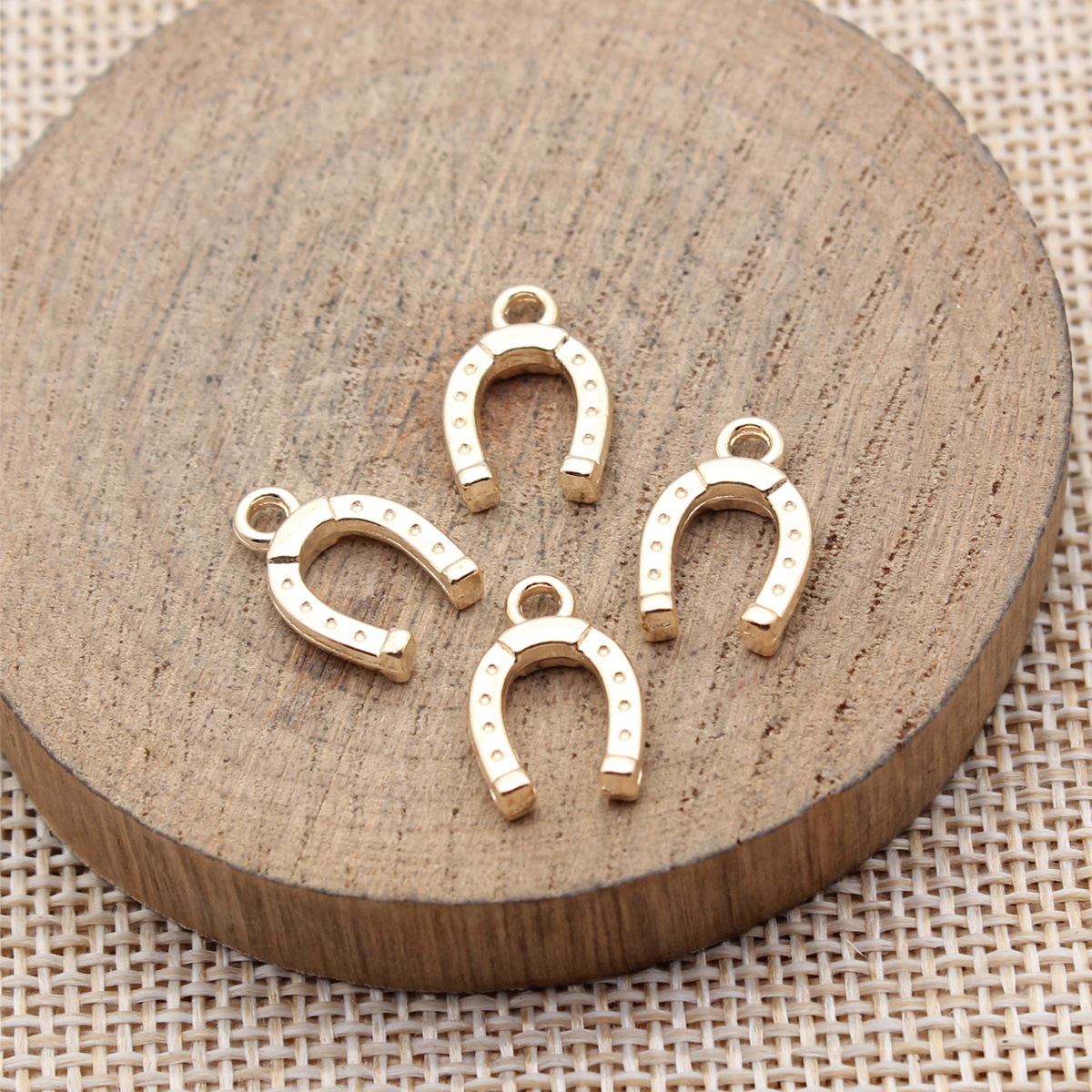 Vintage Fashion Stores - 40pcs 14x9mm(0.55x0.35inch) 3 Colors Horseshoe Charms