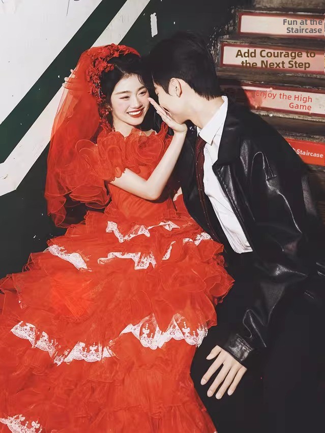 Red Vintage Street Style Weddi - огляд і ціна Vintage Fashion Photographers