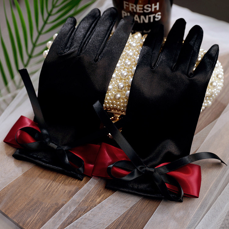 Women's Elegant Bow Black Sati - огляд і ціна Vintage Fashion Photographers