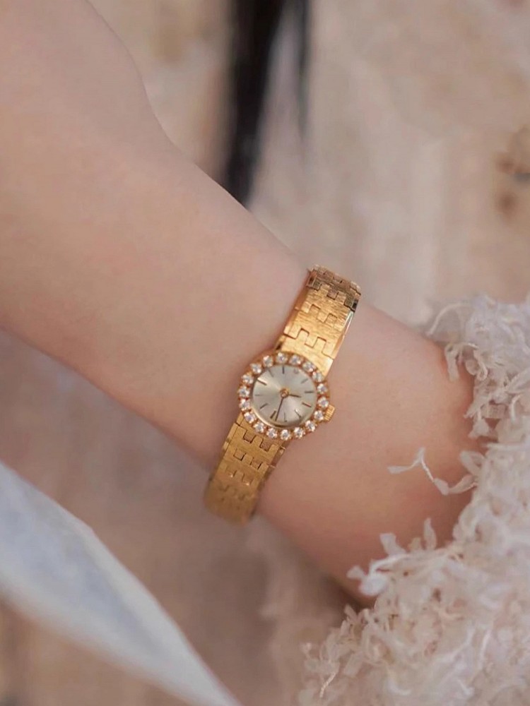 Vintage Women Golden Plated Di - огляд і ціна Vintage Fashion Ideas