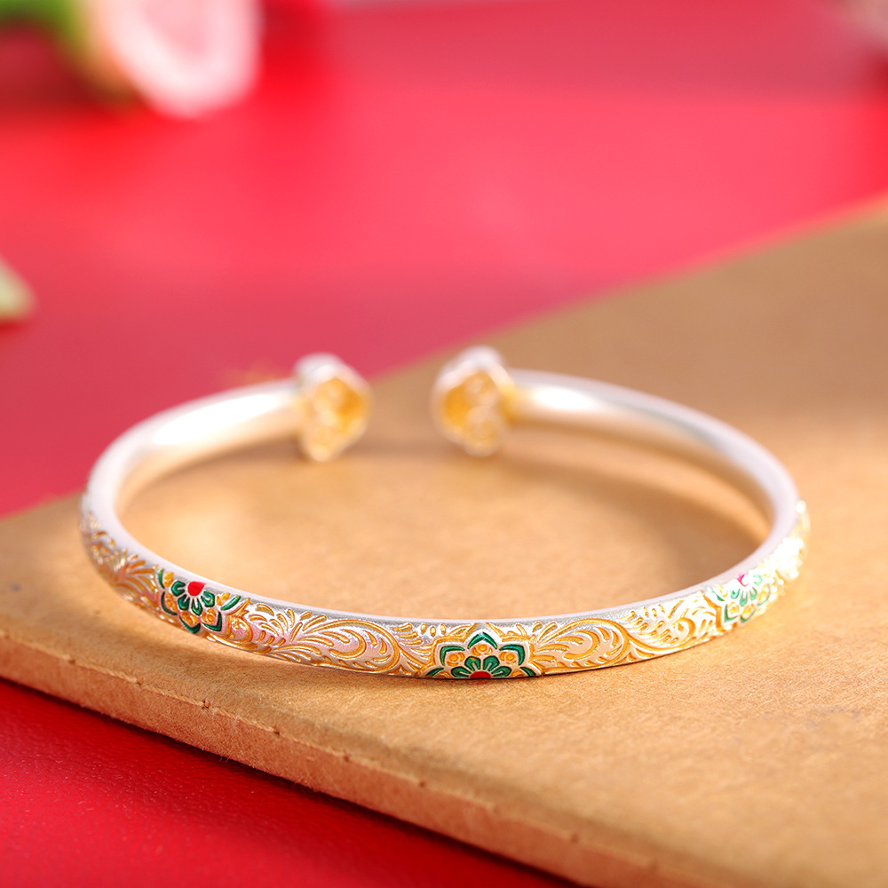 New Enamel Rosette Open Cuff B - огляд і ціна Vintage Fashion Ideas