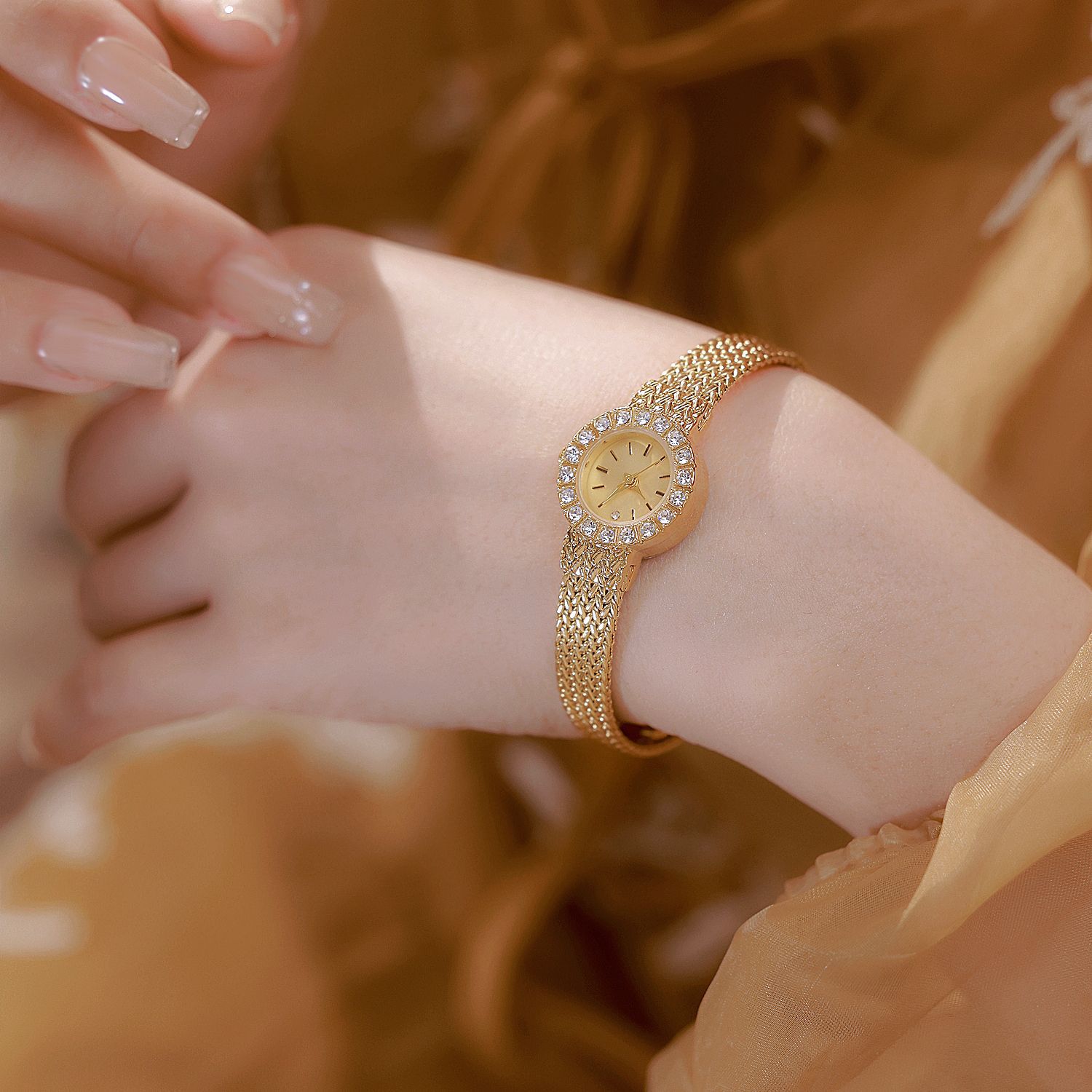 Vintage Women's Wristwatch Lux - огляд і ціна Vintage Fashion Watches