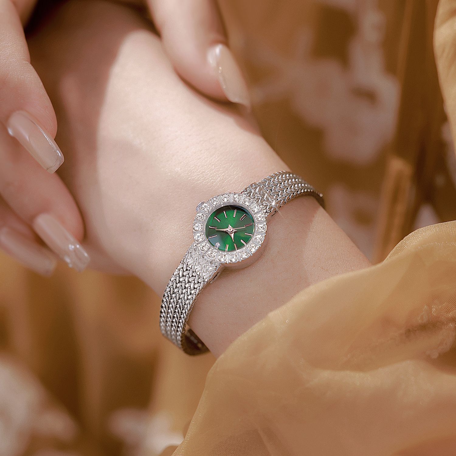 Vintage Women's Wristwatch Lux - огляд і ціна Vintage Fashion Watches
