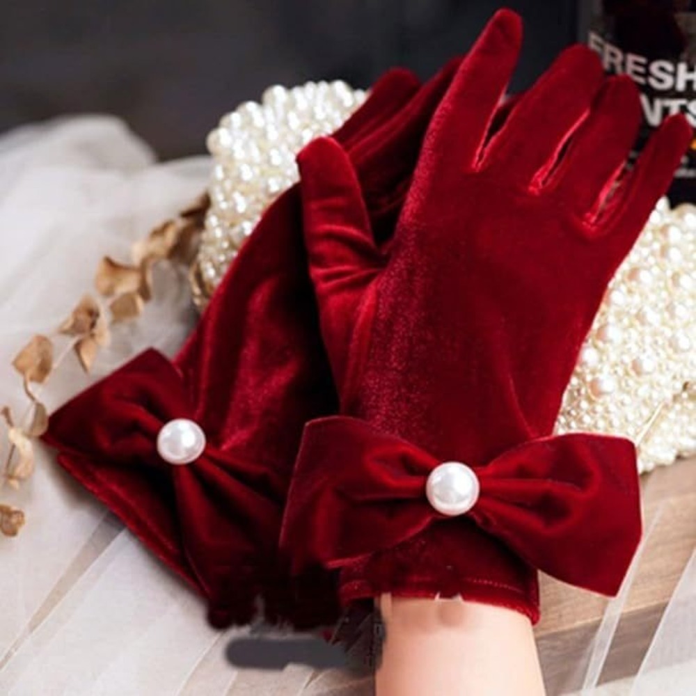 Vintage Wedding Bridal Gloves  - огляд і ціна Vintage Fashion Photographers