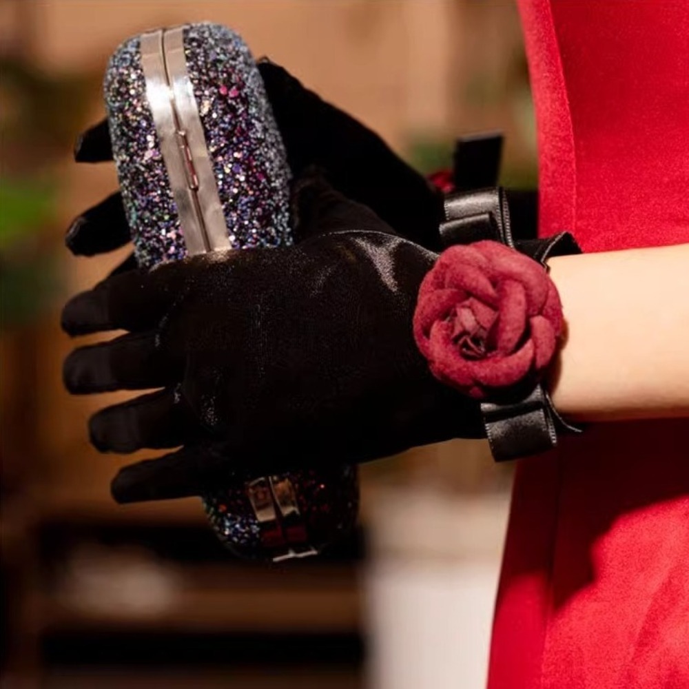 Vintage Wedding Bridal Gloves  - огляд і ціна Vintage Fashion Photographers